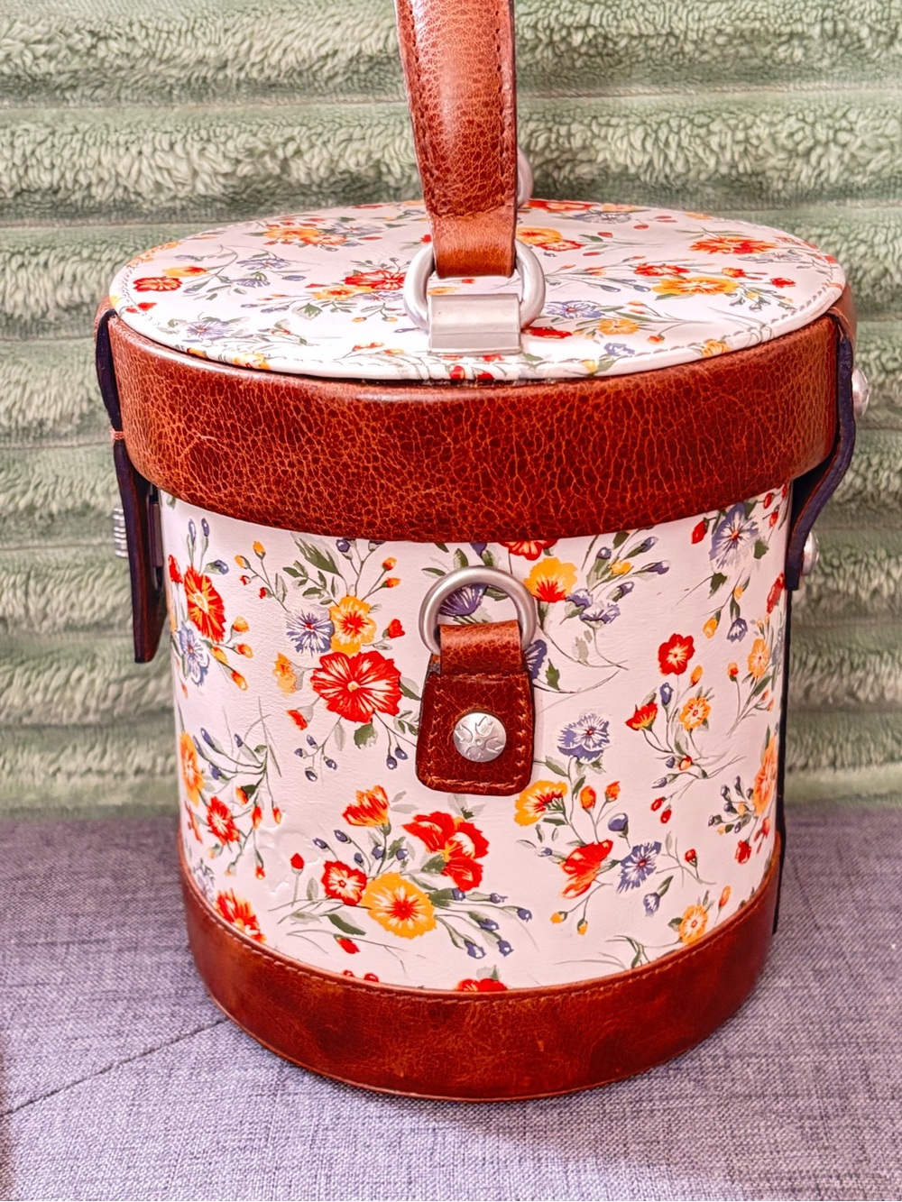 Patricia Nash Cream Floral Cylinder Crossbody with Brown Trim and Coin Purse - Picture 9 of 15